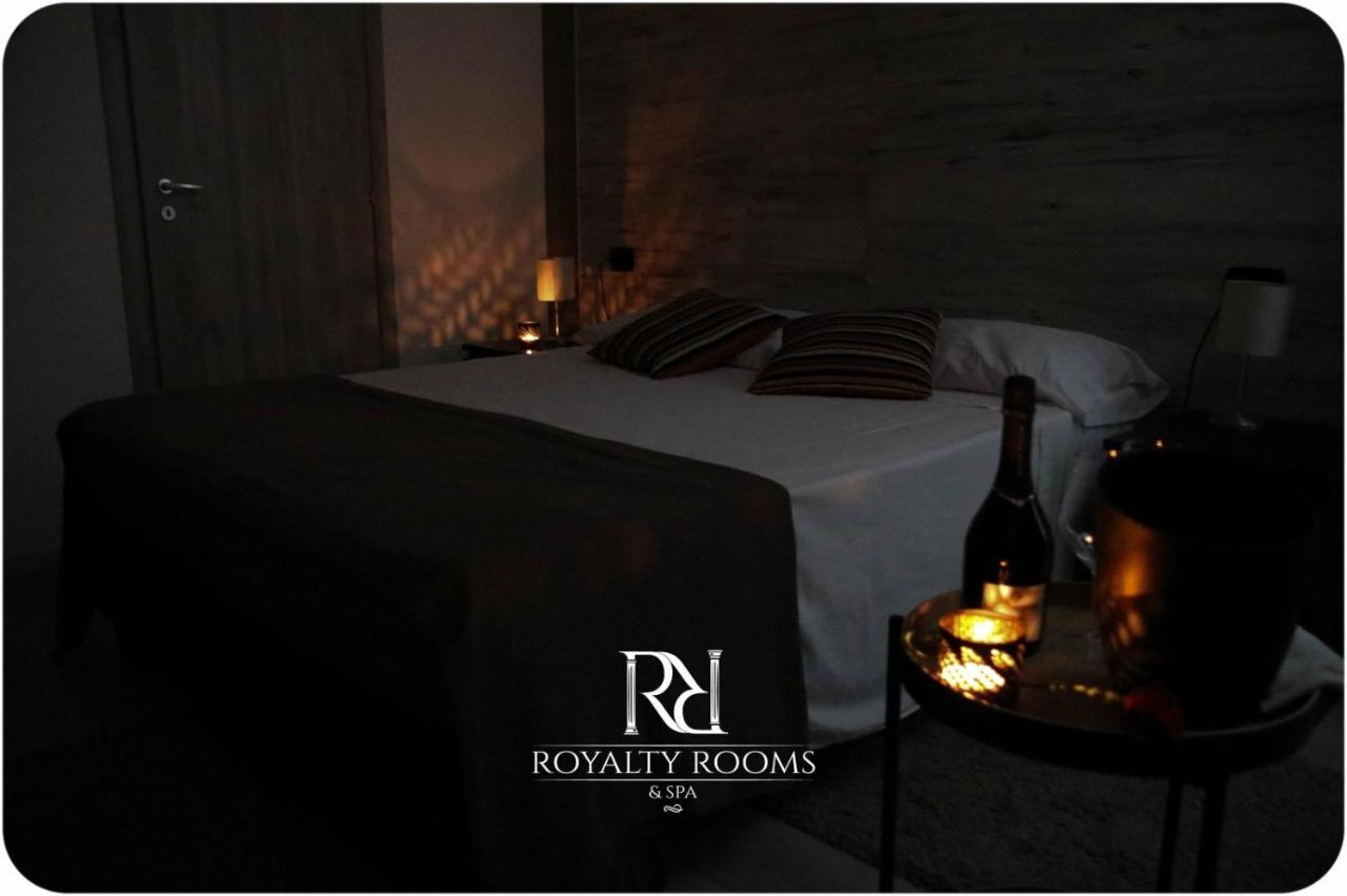 Royalty Rooms & Spa 那不勒斯 外观 照片