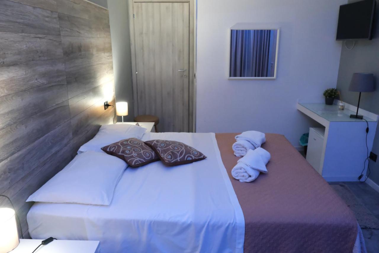 Royalty Rooms & Spa 那不勒斯 外观 照片