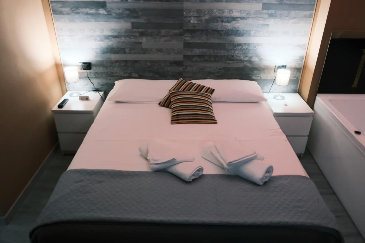 Royalty Rooms & Spa 那不勒斯 外观 照片